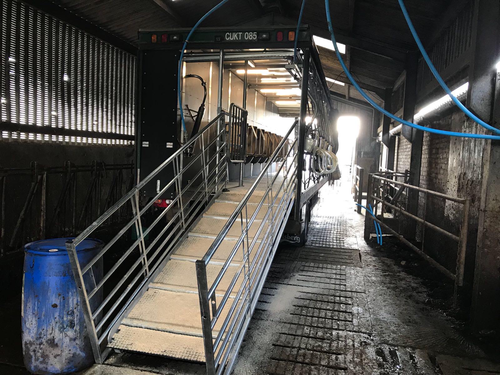 mobile milking bale DF
